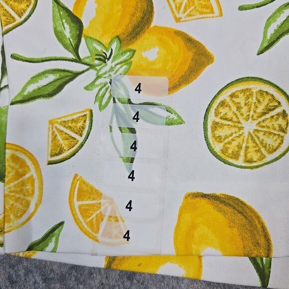 NWT Isaac Mizrahi Citrus Lemon and Limes Print Women's Shorts Size 4 Vacation - Picture 2 of 9